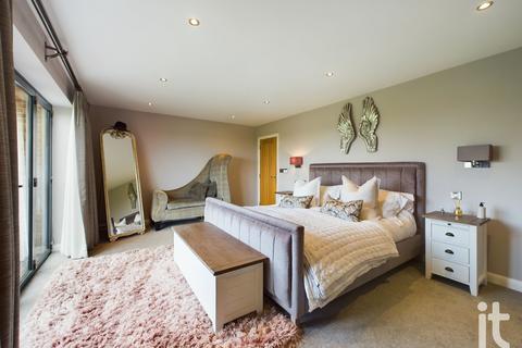 6 bedroom detached house for sale, Shores Farm, Buxton Road, High Lane