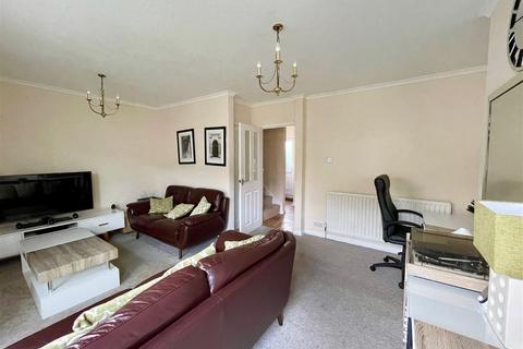 3 bedroom end of terrace house for sale - Aintree Close, Newbury RG14