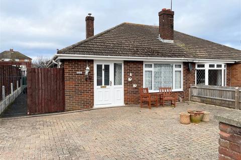 3 bedroom semi-detached bungalow for sale, Barfield Road, Thatcham RG18