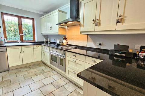 4 bedroom detached house for sale, Mead Close, Newbury RG20