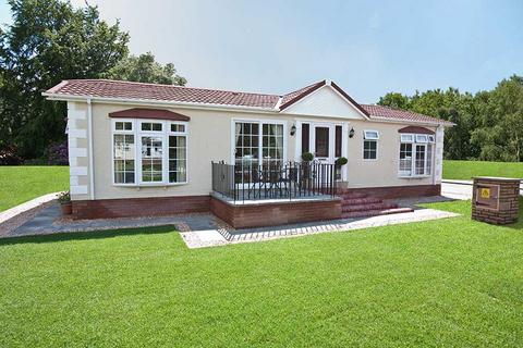 2 bedroom park home for sale, Kings Langley, Hertfordshire, WD4