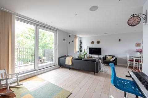 2 bedroom apartment for sale, Haydon Park Road, London