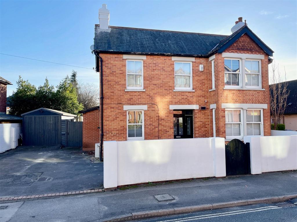 Craven Road, Newbury RG14 5 bed detached house for sale £700,000