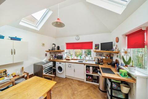 48 Beech Grove, Guildford, GU2 7UX