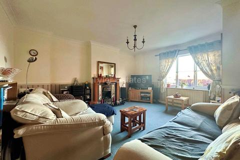 3 bedroom semi-detached house for sale, Eastfield Road, Basildon SS15