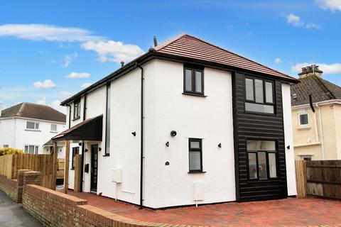 4 bedroom townhouse for sale, Glyndwr Avenue, St Athan, CF62