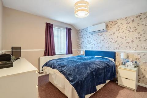5 Champs Close, Abingdon, OX14 2NB