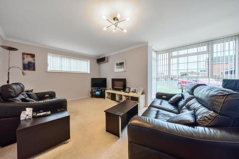 5 Champs Close, Abingdon, OX14 2NB