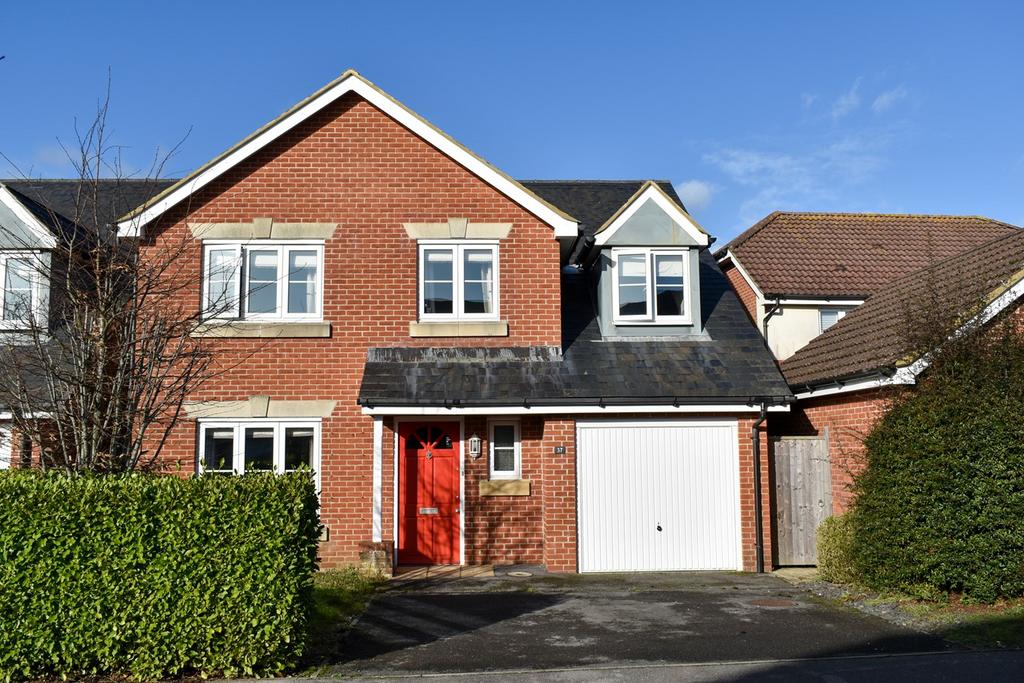 Princess Royal Close, Lymington, SO41 4 bed detached house for sale £