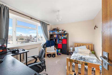 6 Kendal Close, Reigate, RH2 0LR