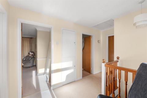 6 Kendal Close, Reigate, RH2 0LR
