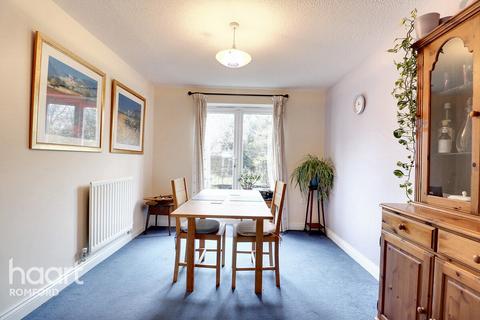 64 Bancroft Chase, Hornchurch, RM12 4DR