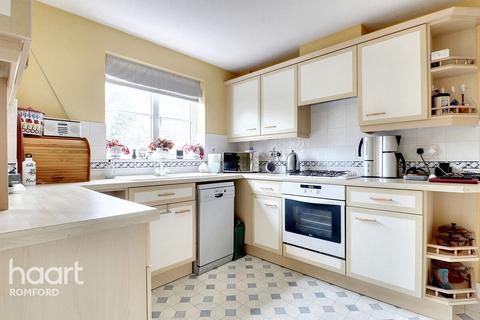 64 Bancroft Chase, Hornchurch, RM12 4DR