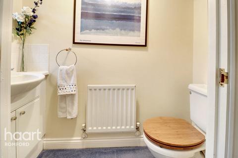 64 Bancroft Chase, Hornchurch, RM12 4DR