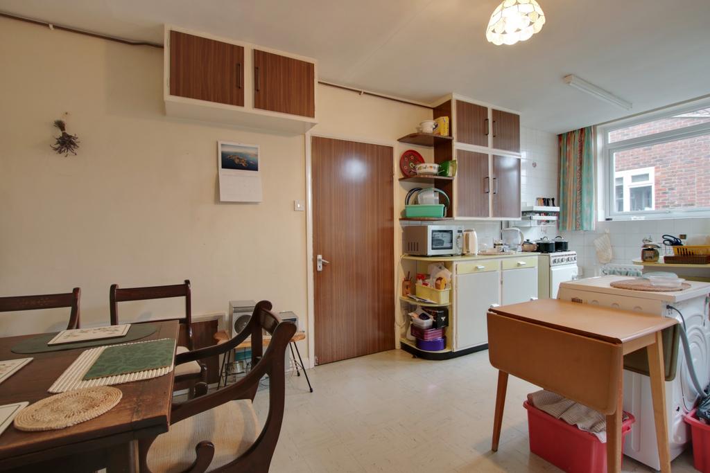 Kitchen dining room