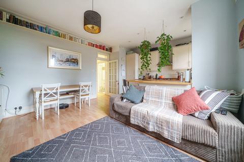 43c Grange Park, London, W5 3PR