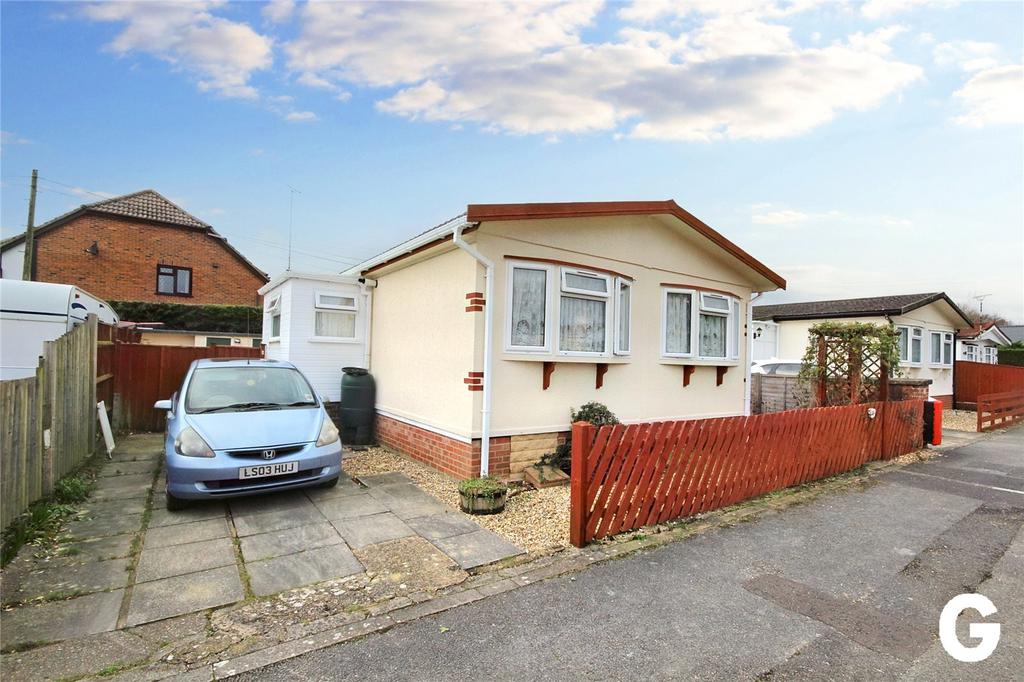 Stillwater Park, North Poulner Road, Ringwood, Hampshire, BH24 2 bed