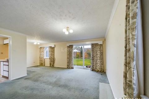 46 Masons Drive, Necton, Swaffham, PE37 8EE