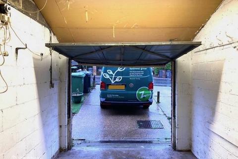 Garage to rent, Brockley View, London SE23