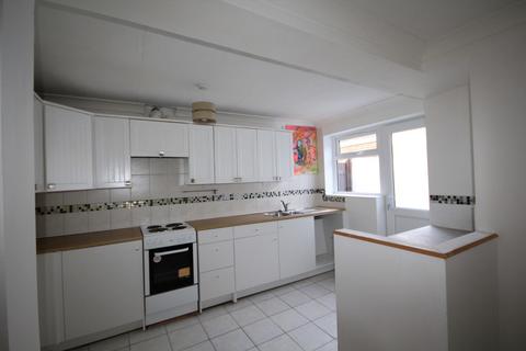 2 bedroom end of terrace house for sale, Alaska Street, Hull, East Riding of Yorkshire. HU8 8UB