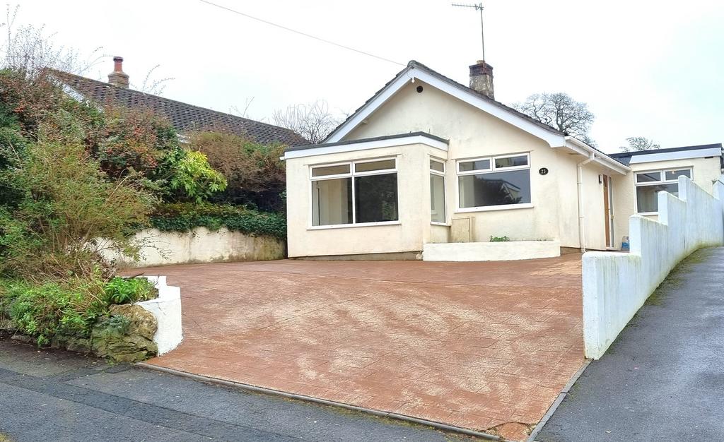 Weston Lane, Totnes, Devon 3 bed bungalow £1,400 pcm (£323 pw)