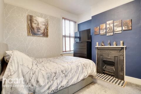 2 bedroom flat for sale, Albion Road, Westcliff-On-Sea