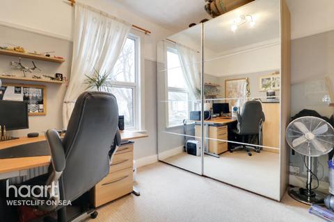 2 bedroom flat for sale, Albion Road, Westcliff-On-Sea