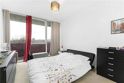 1 bedroom apartment for sale, Colonial Drive, London, W4