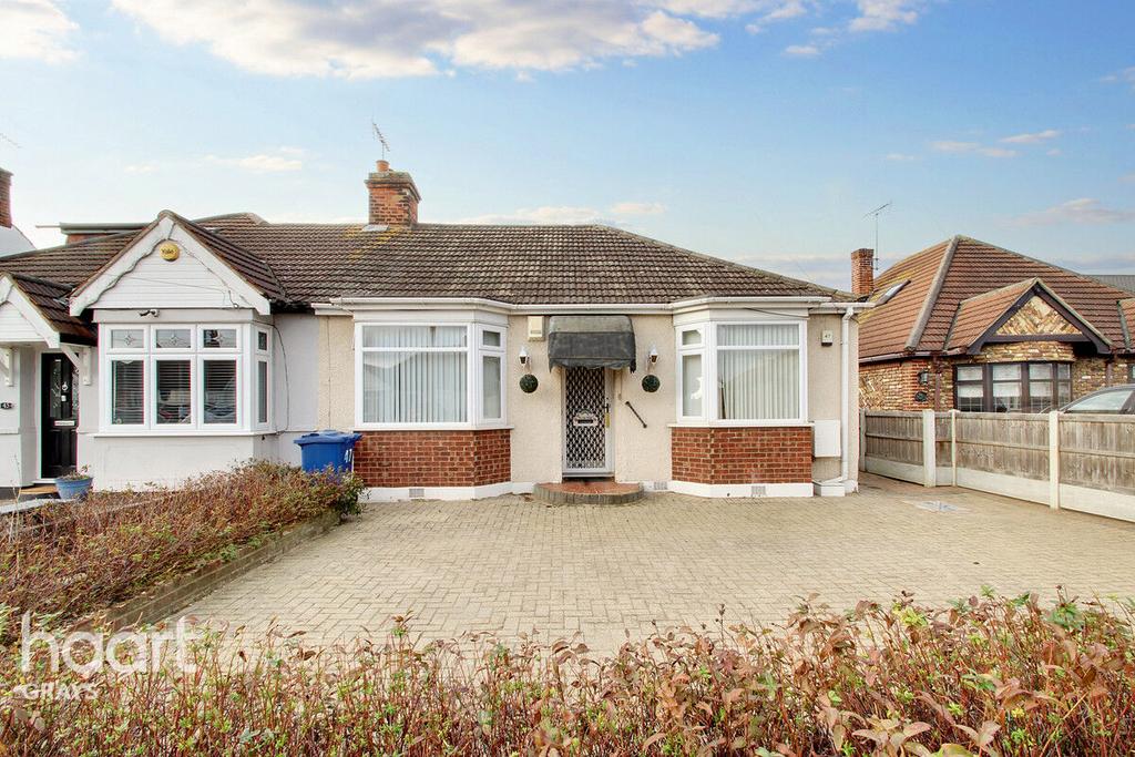 Blackshots Lane, Grays 2 bed semidetached bungalow for sale £400,000