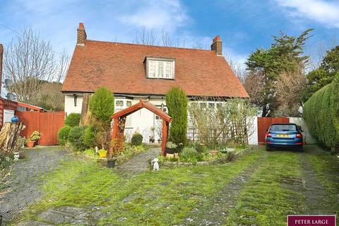 3 bedroom detached house for sale, Berwyn Crescent, Prestatyn, Denbighshire LL19 7UH