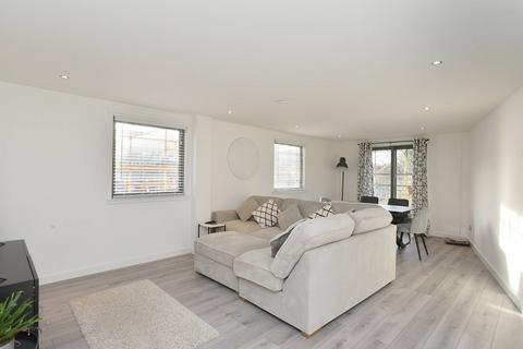 30/2 Abbey Lane, Edinburgh, EH8 8JH