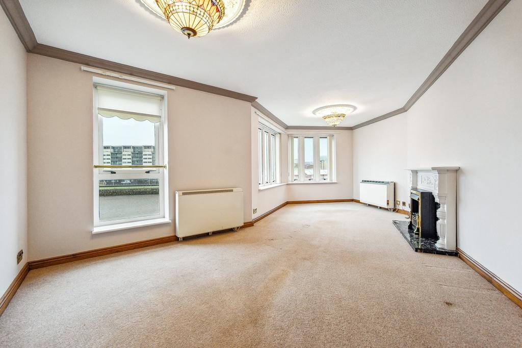 Mavisbank Gardens, Flat 8, Festival Park, Glasgow, G51 1HG 3 bed flat
