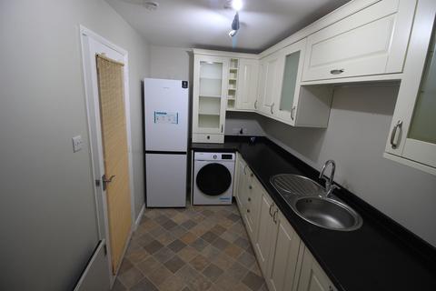 2 bedroom flat to rent - Cobblers Close, Farnham Royal SL2