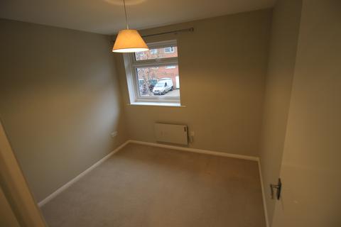 2 bedroom flat to rent - Cobblers Close, Farnham Royal SL2