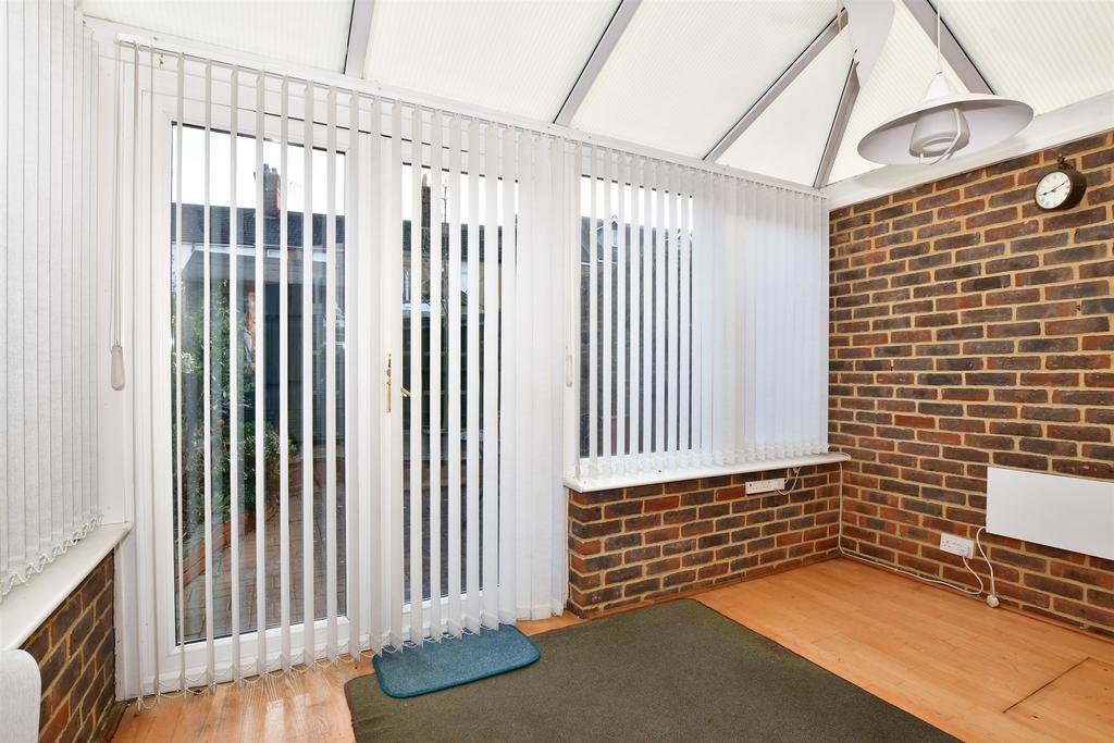 West Street, Faversham, Kent 4 bed end of terrace house for sale £400,000