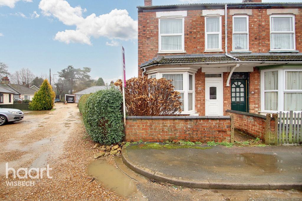 York Road, Wisbech 3 bed end of terrace house for sale £170,000