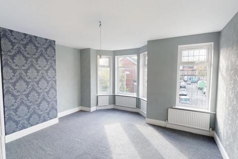 3 bedroom terraced house to rent, Elleray Road, Salford M6