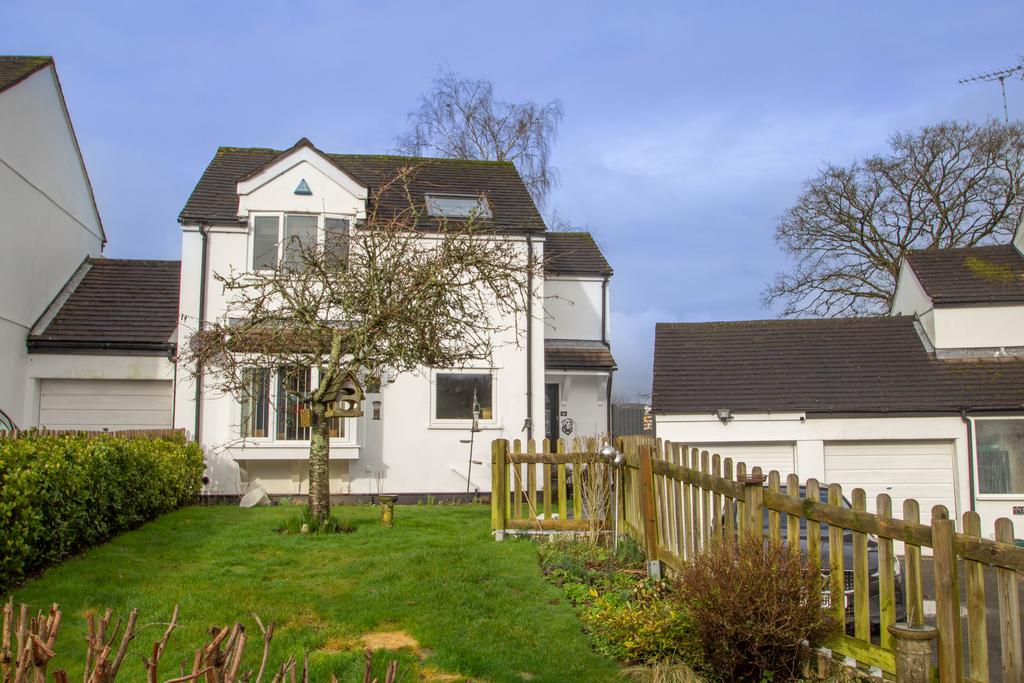 Church Park, YELVERTON PL20 3 bed detached house for sale £375,000