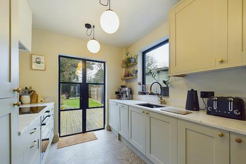 25 Martins Road, Bromley, BR2 0EE