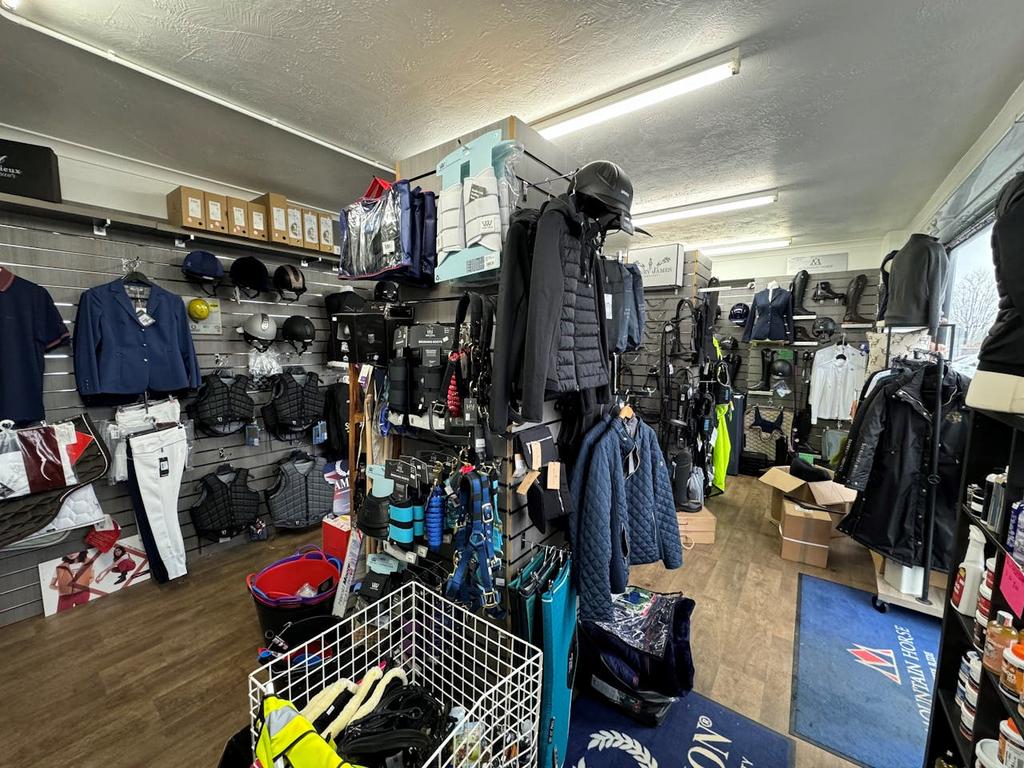 Main Retail Area 3.jpg