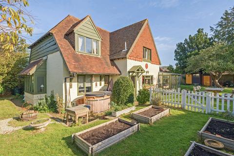 4 bedroom detached house for sale, Central Amberley, West Sussex, BN18