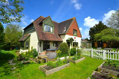 4 bedroom detached house for sale, Central Amberley, West Sussex, BN18