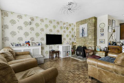 2 Styles Close, Marsh Gibbon, Bicester, OX27 0ER