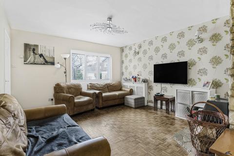 2 Styles Close, Marsh Gibbon, Bicester, OX27 0ER
