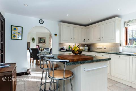 Garrick House Snows Ride, Windlesham, GU20 6PE