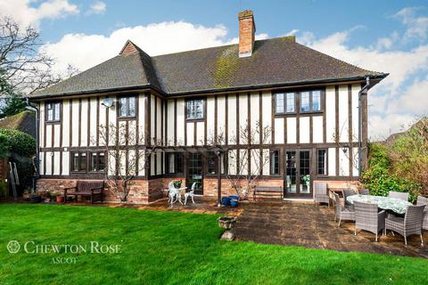 Garrick House Snows Ride, Windlesham, GU20 6PE