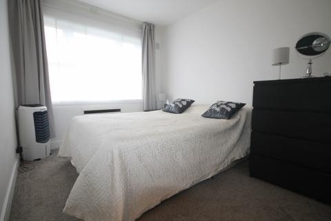2 bedroom flat for sale, Marygold House, TW3