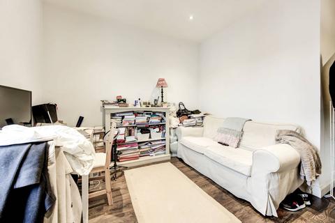 1 bedroom flat for sale, Danehurst Street, Munster Village, London, SW6
