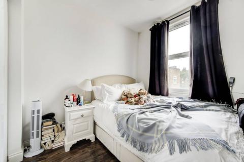 1 bedroom flat for sale, Danehurst Street, Munster Village, London, SW6