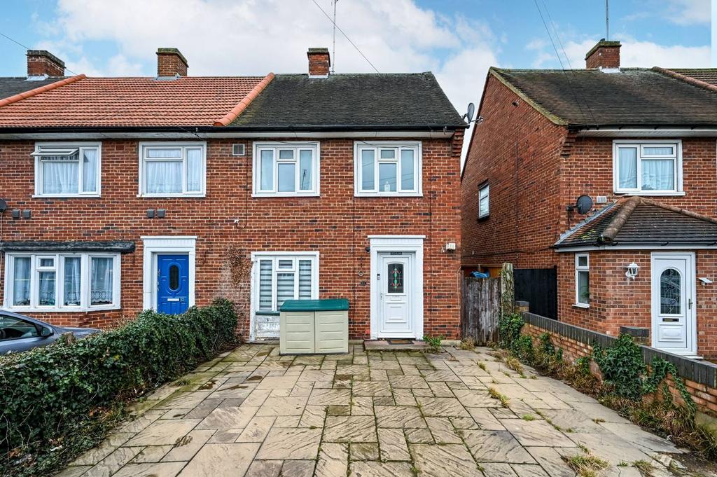 Lichfield Road, Hounslow, TW4 3 bed end of terrace house for sale £